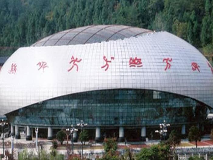 姜堰体育中心球形网架加工安装